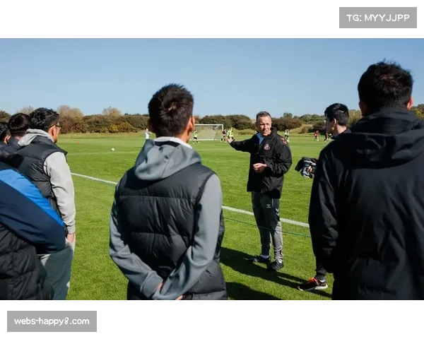 青训观察：多家英超学院增加“现代边路球员”专项训练模块，强调逆足能力。